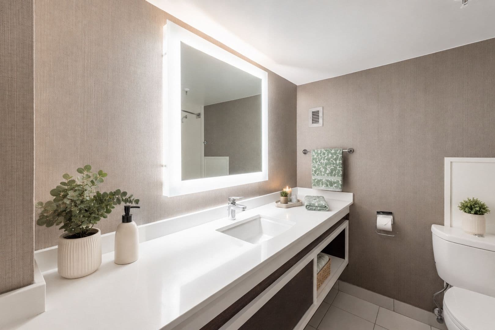 Houston Apartment: 14703 Park Row