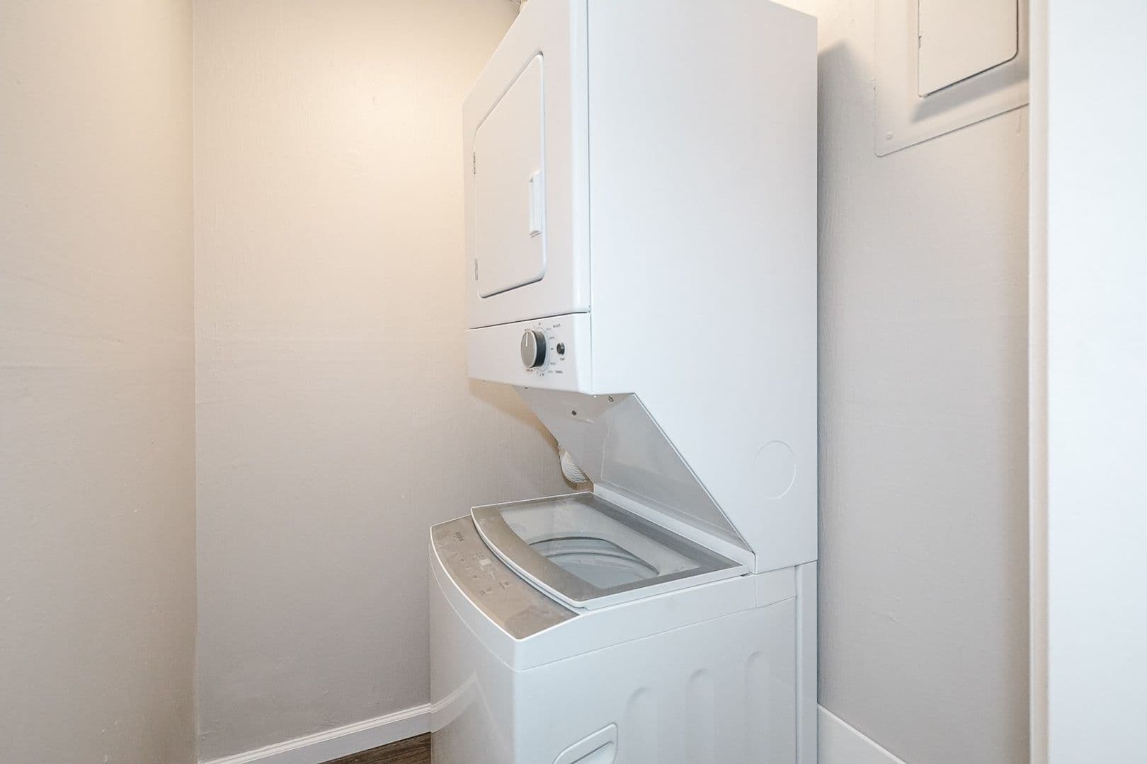 Pittsburgh Apartment: 7 Dorchester Drive
