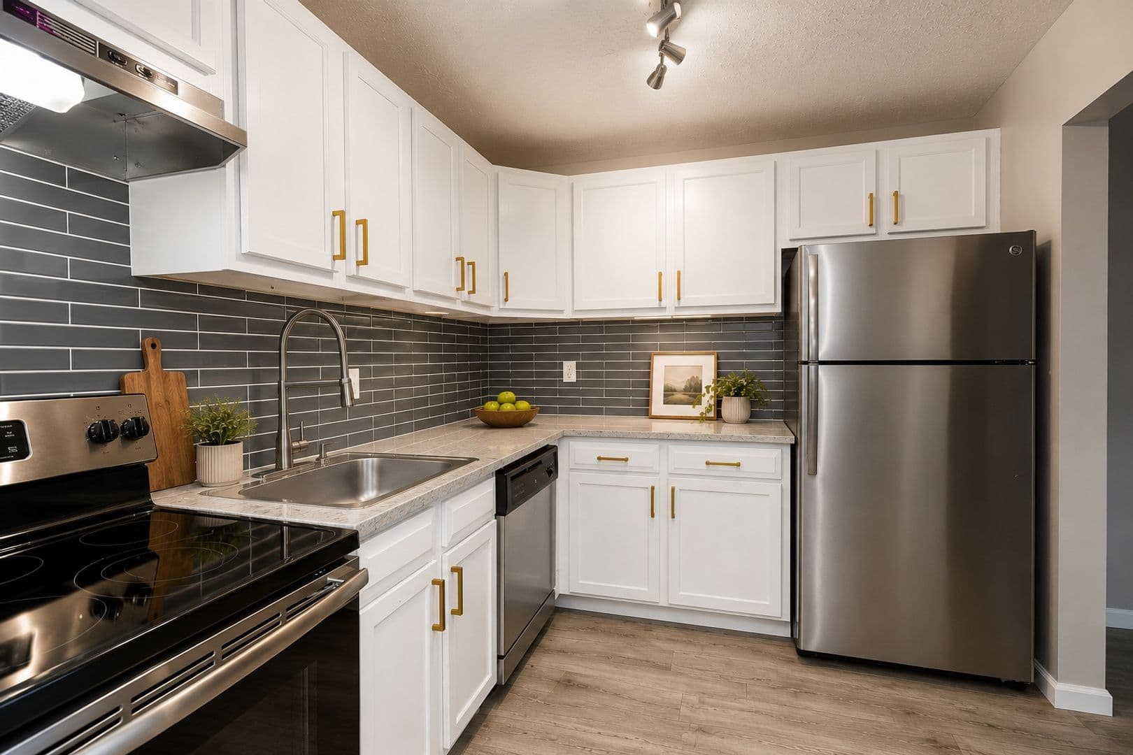 Pittsburgh Apartment: 7 Dorchester Drive