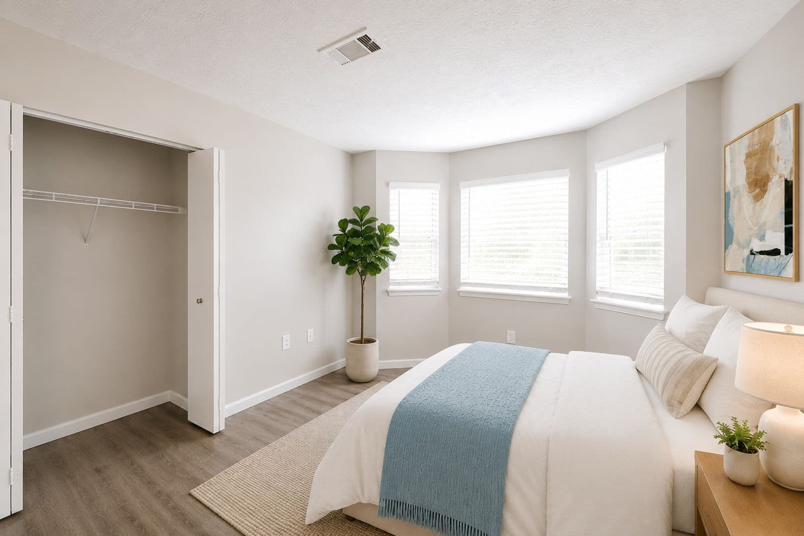 Moon Township Apartment: 916 Beaver Grade Road
