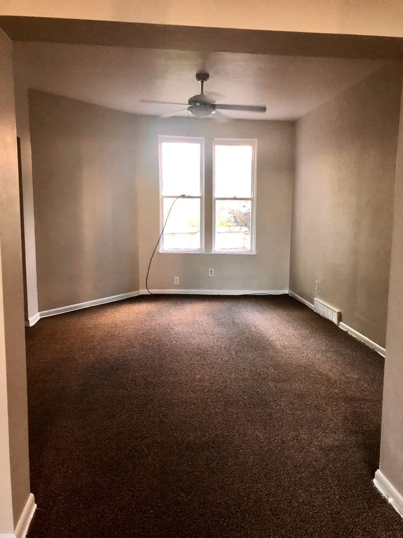 Pittsburgh House: 2207 Hawthorne Ave