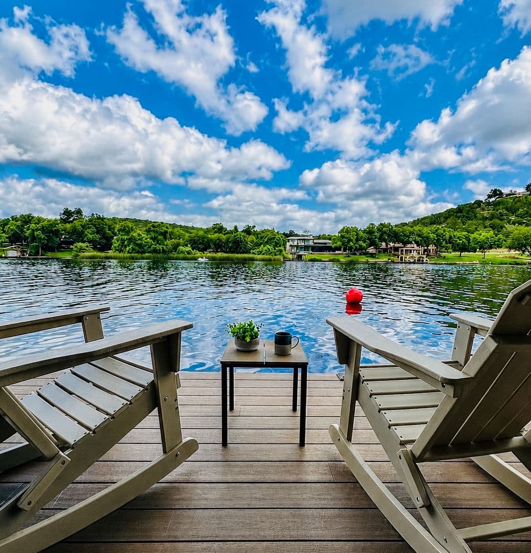 Austin House: 2910 Edgewater Drive