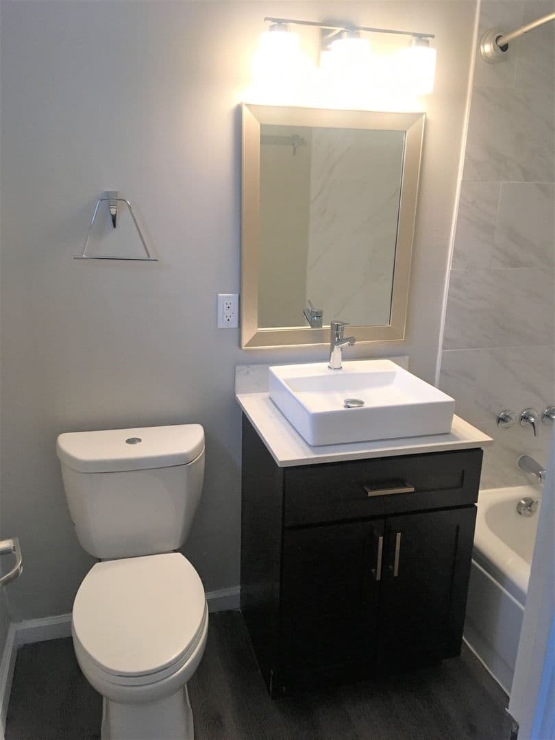 Moon Township Apartment: 318 Moon Clinton Road