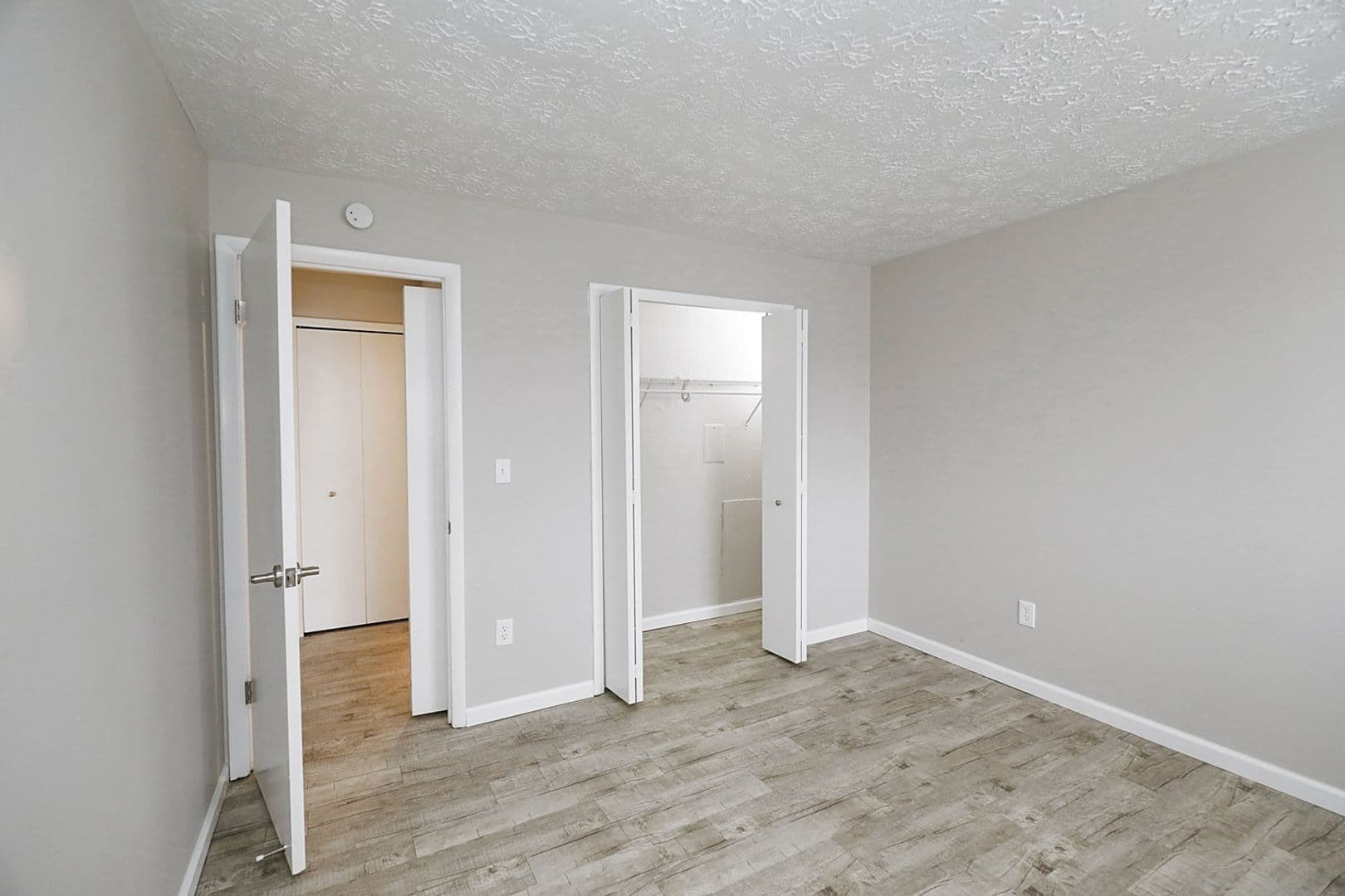 Pittsburgh Apartment: 7 Dorchester Drive