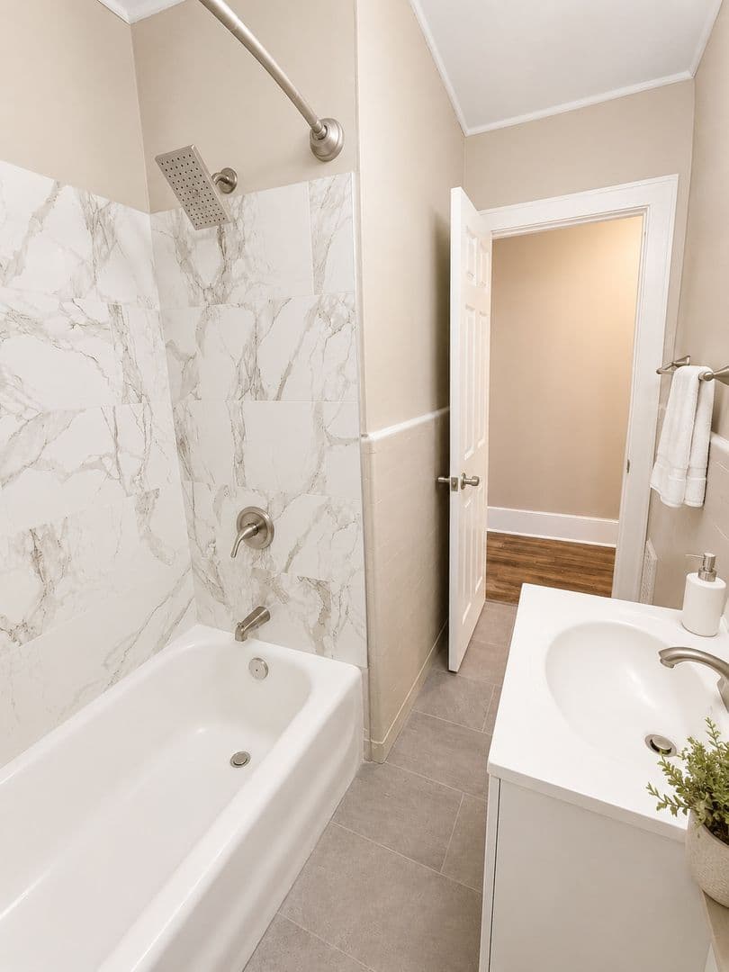 Dormont Apartment: 1127-1133 McNeilly Ave