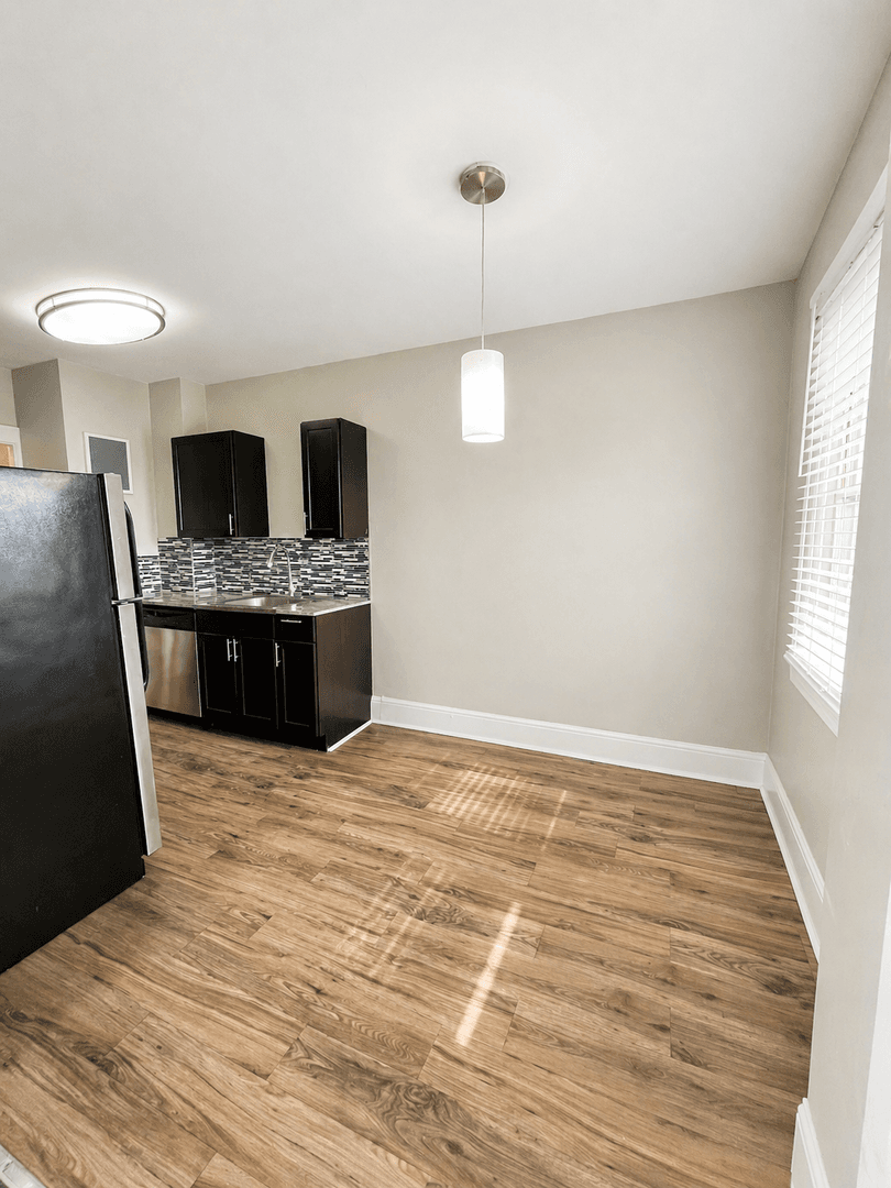 Pittsburgh Apartment: 2123 Shady Ave