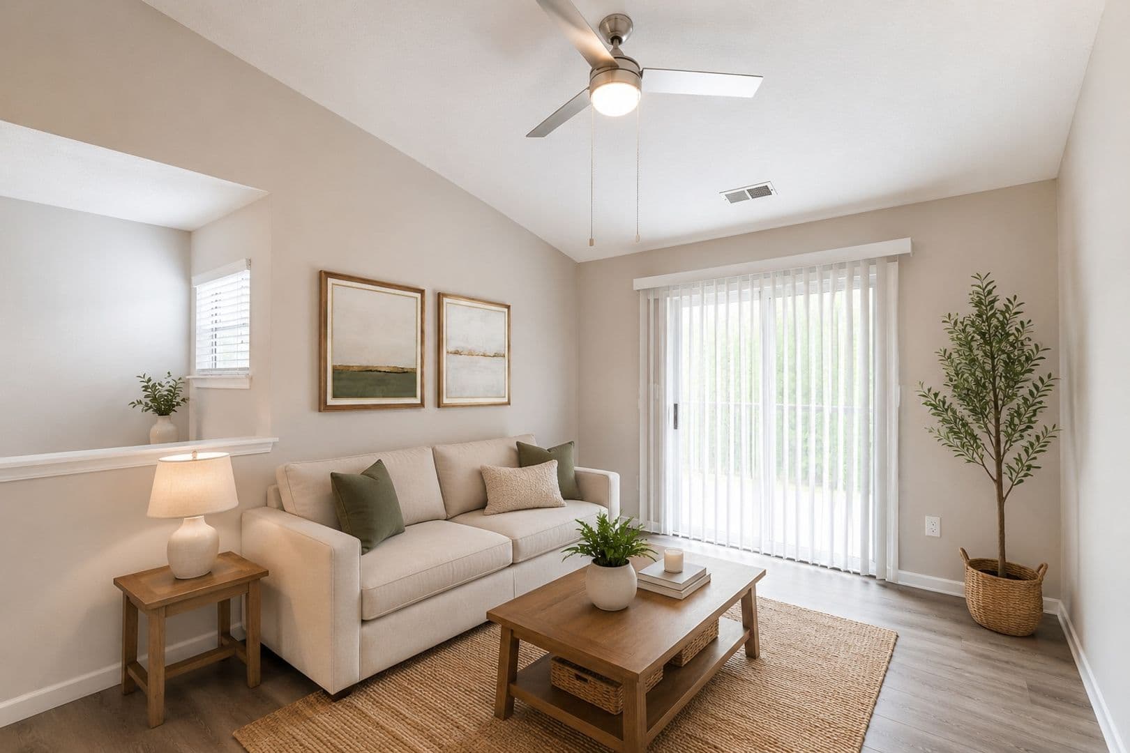 Moon Township Apartment: 916 Beaver Grade Road