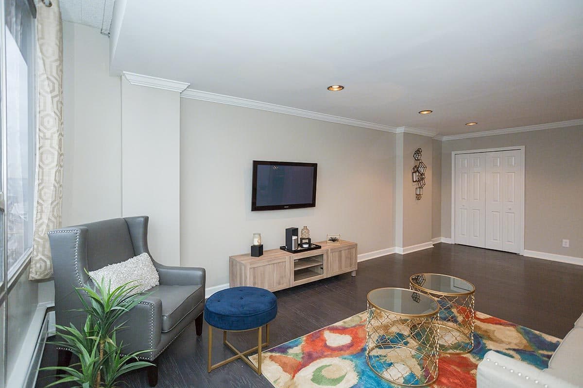 Pittsburgh Apartment: 625 Stanwix Street