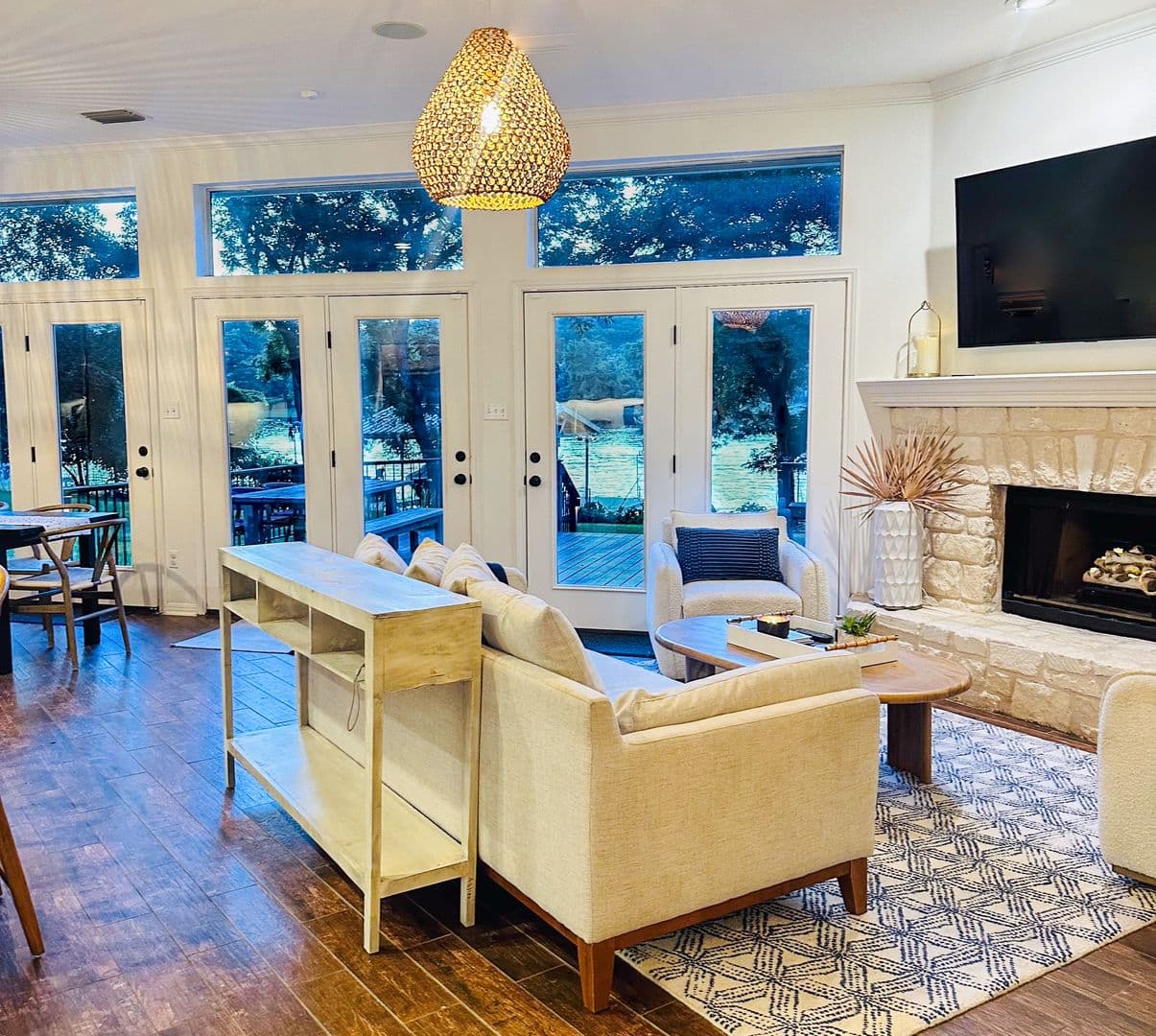 Austin House: 2910 Edgewater Drive