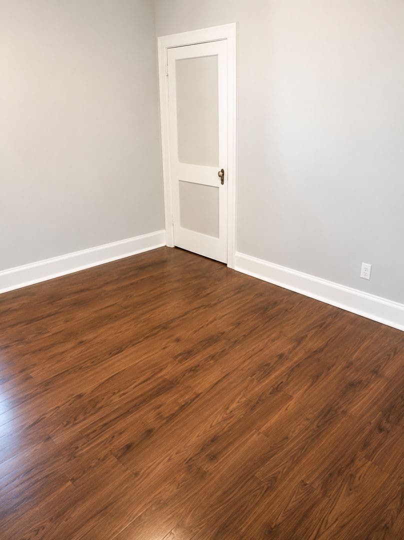 Dormont Apartment: 1127-1133 McNeilly Ave