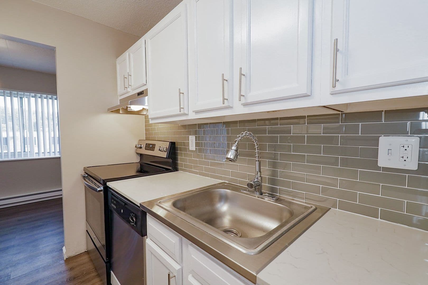 Pittsburgh Apartment: 7 Dorchester Drive