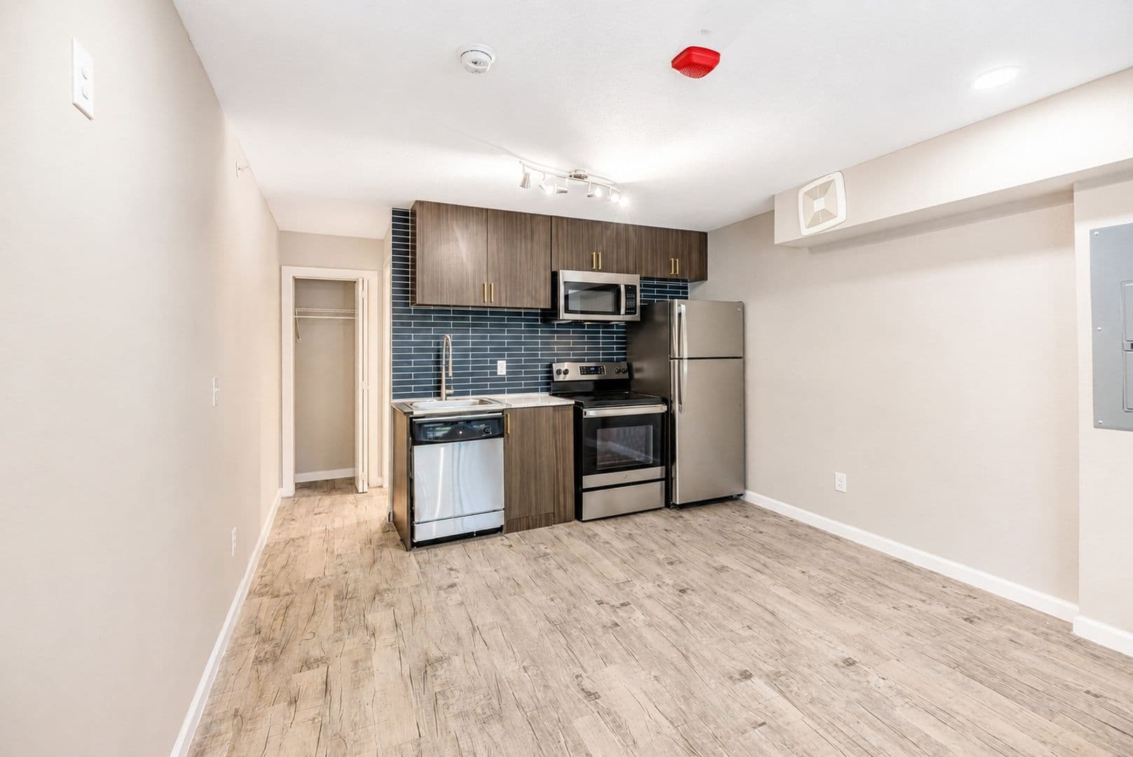 Austin Apartment: 9220 North Interstate Highway 35