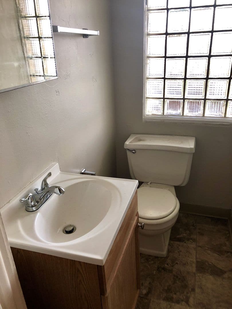 Pittsburgh House: 2207 Hawthorne Ave