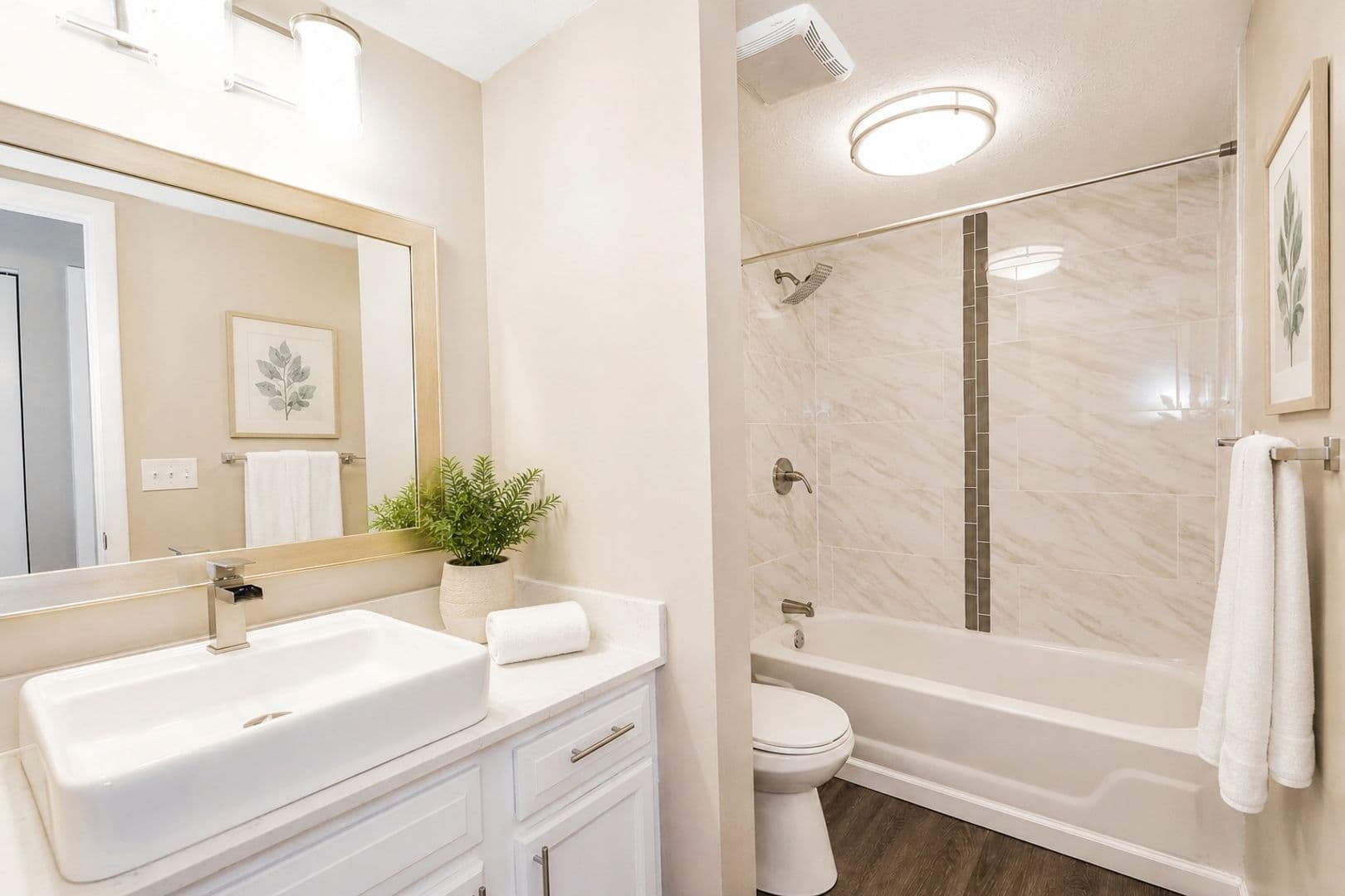 Pittsburgh Apartment: 7 Dorchester Drive