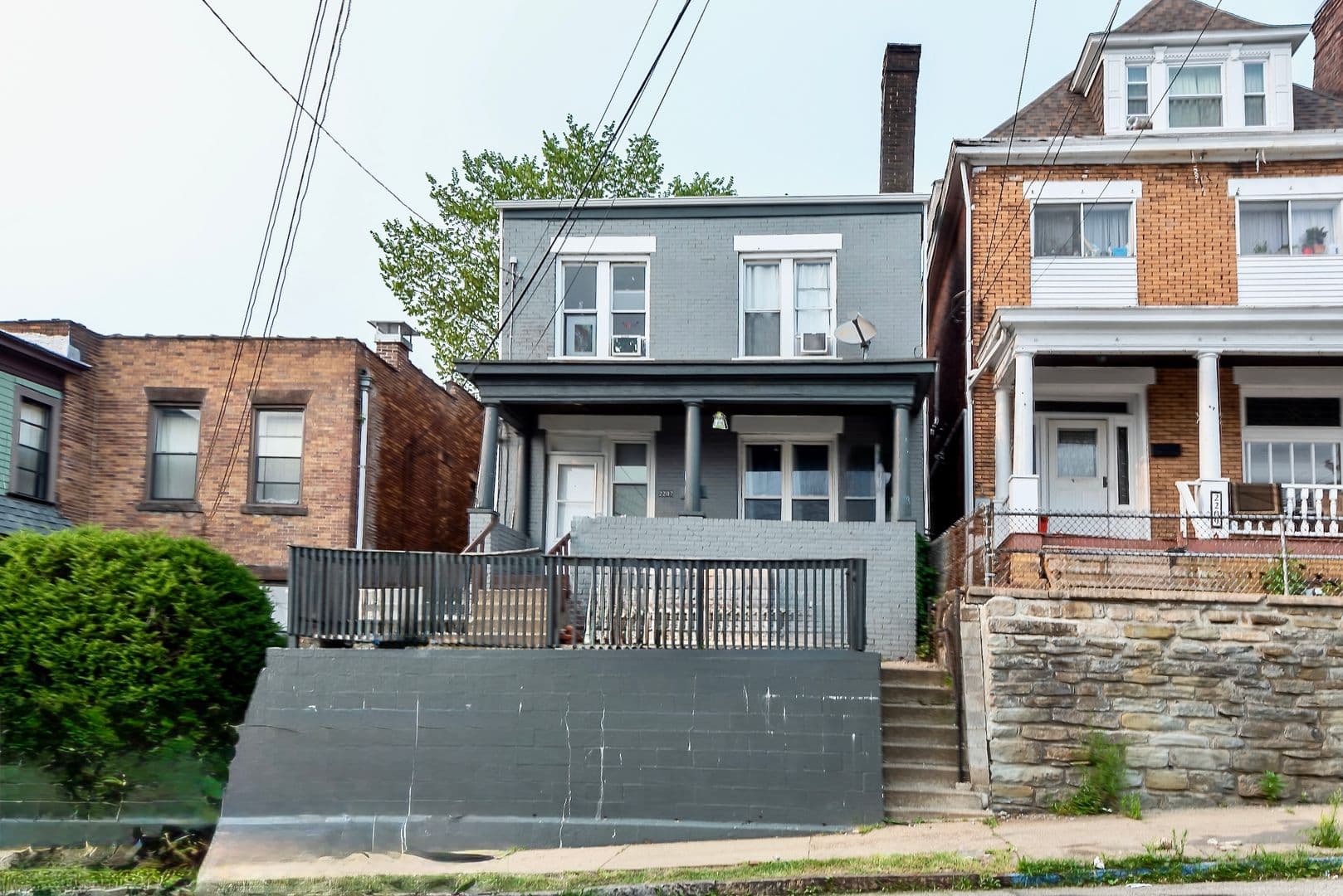 Pittsburgh House: 2207 Hawthorne Ave