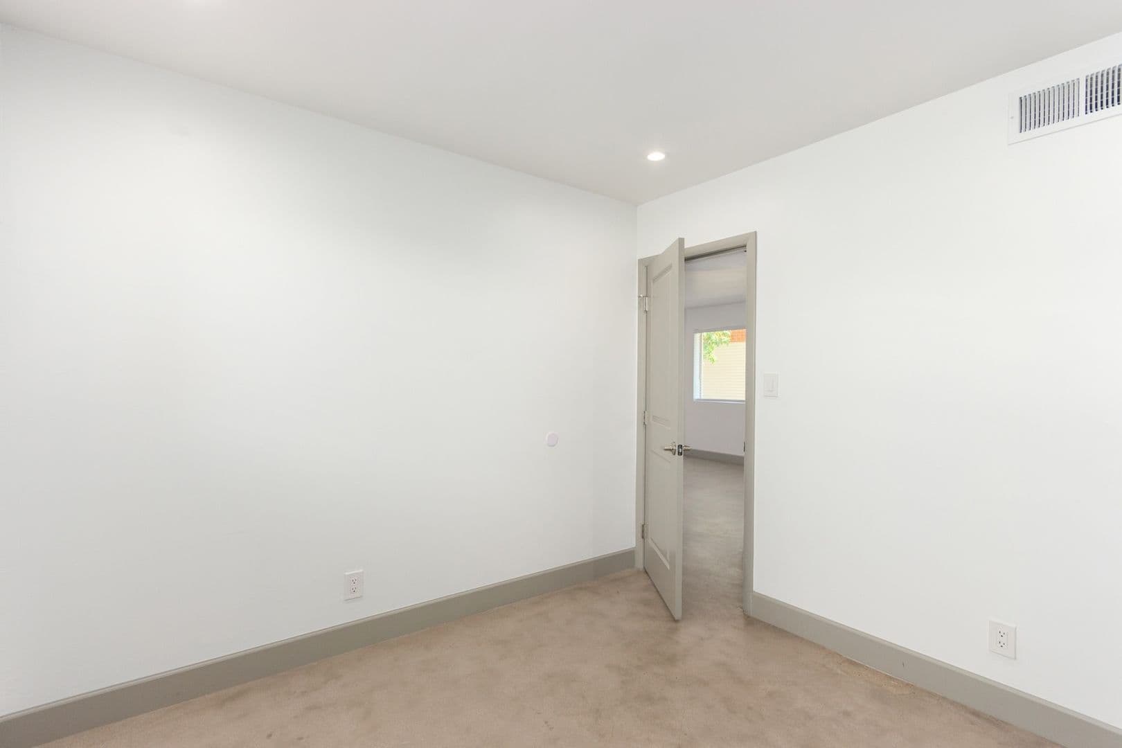 Phoenix Apartment: 4538 N 8th Place