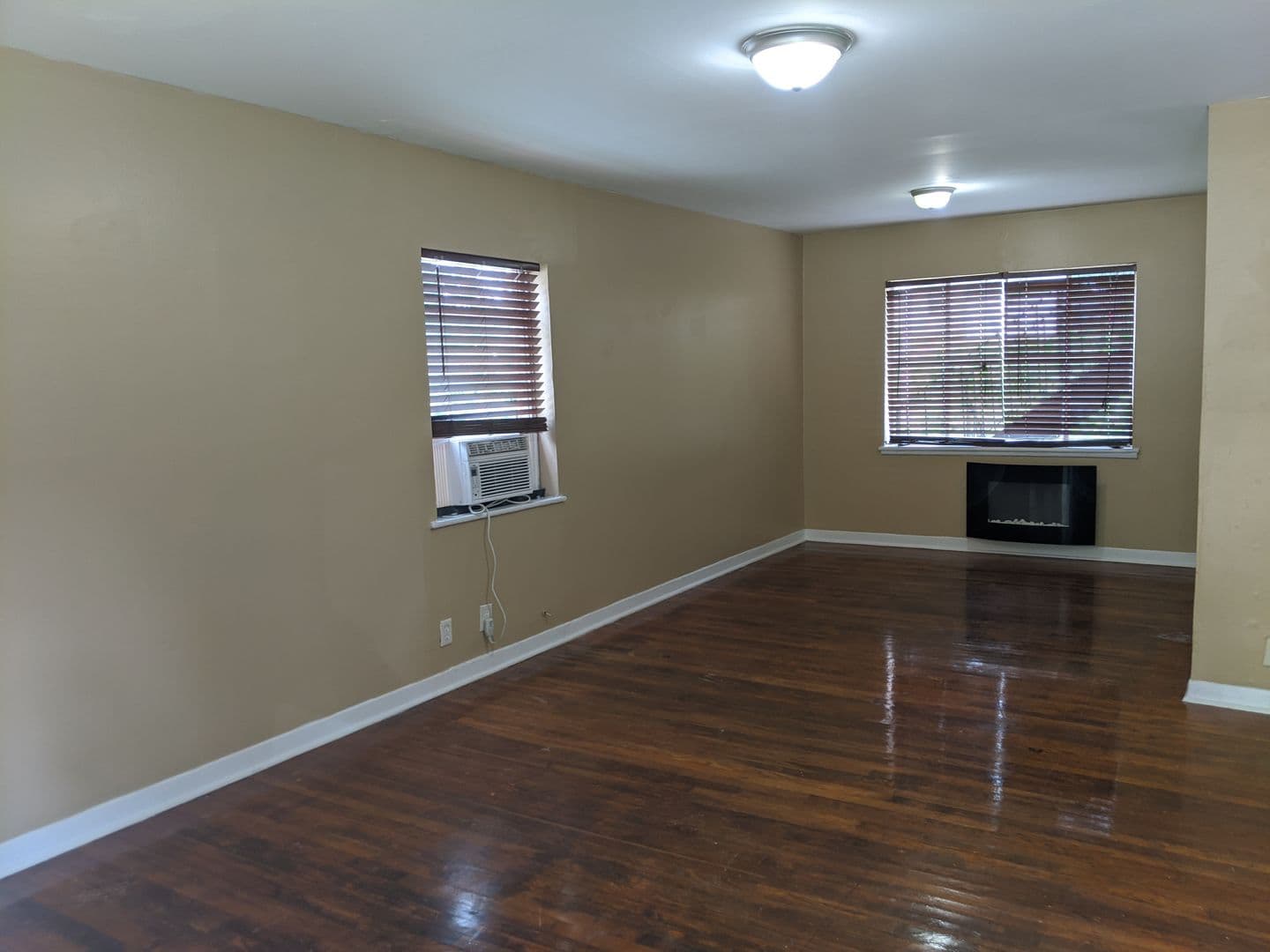 Birmingham Apartment: 236 21st Avenue South