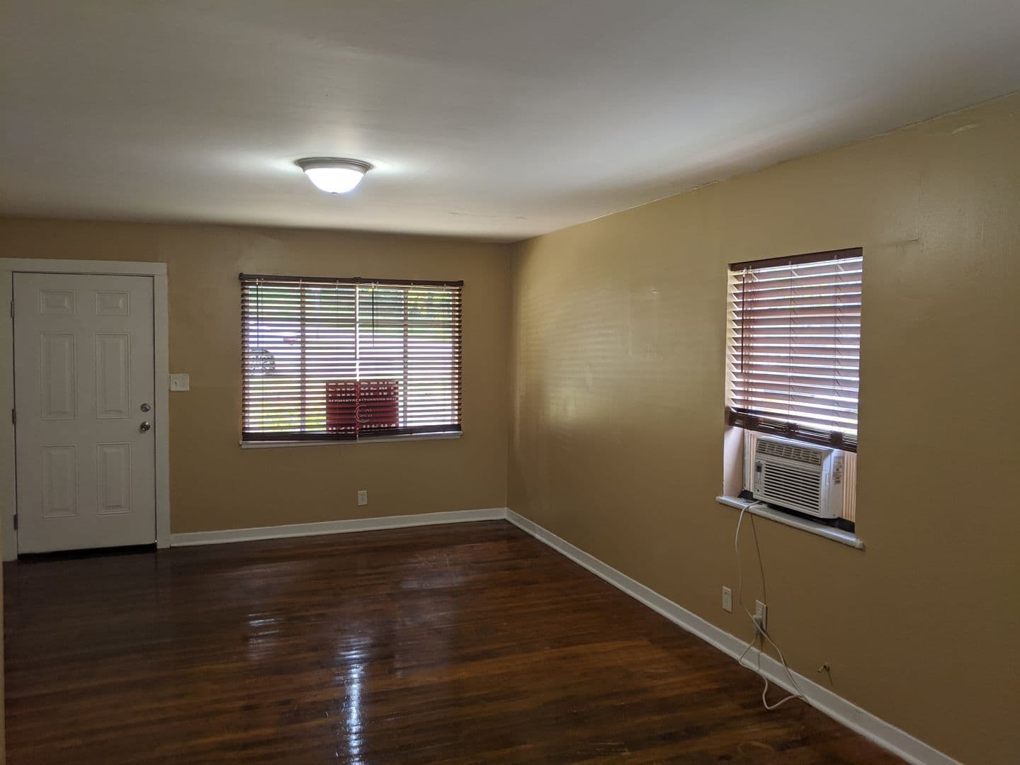 Birmingham Apartment: 236 21st Avenue South