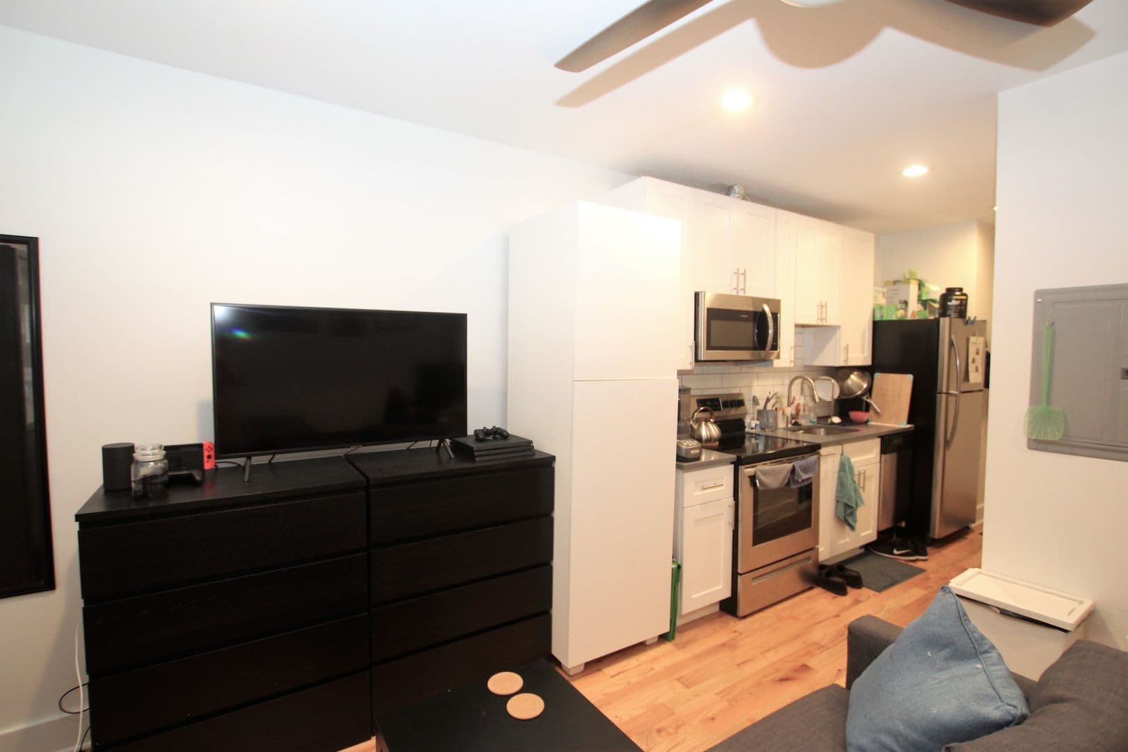 Philadelphia Apartment: 623 South street 2R