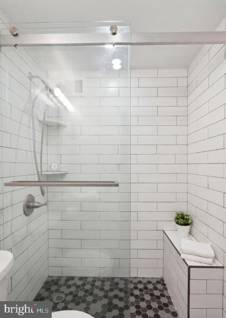 Philadelphia Apartment: 2101 Chestnut St