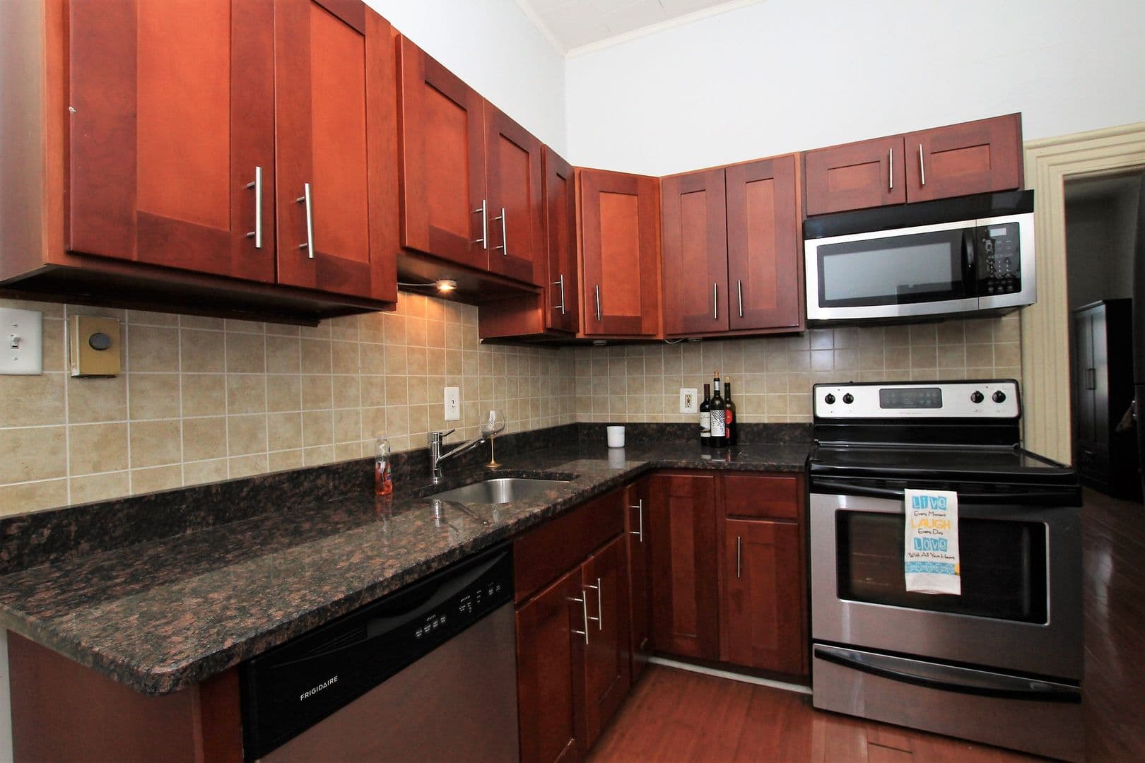 Philadelphia Apartment: 454 East Girard Ave 2F