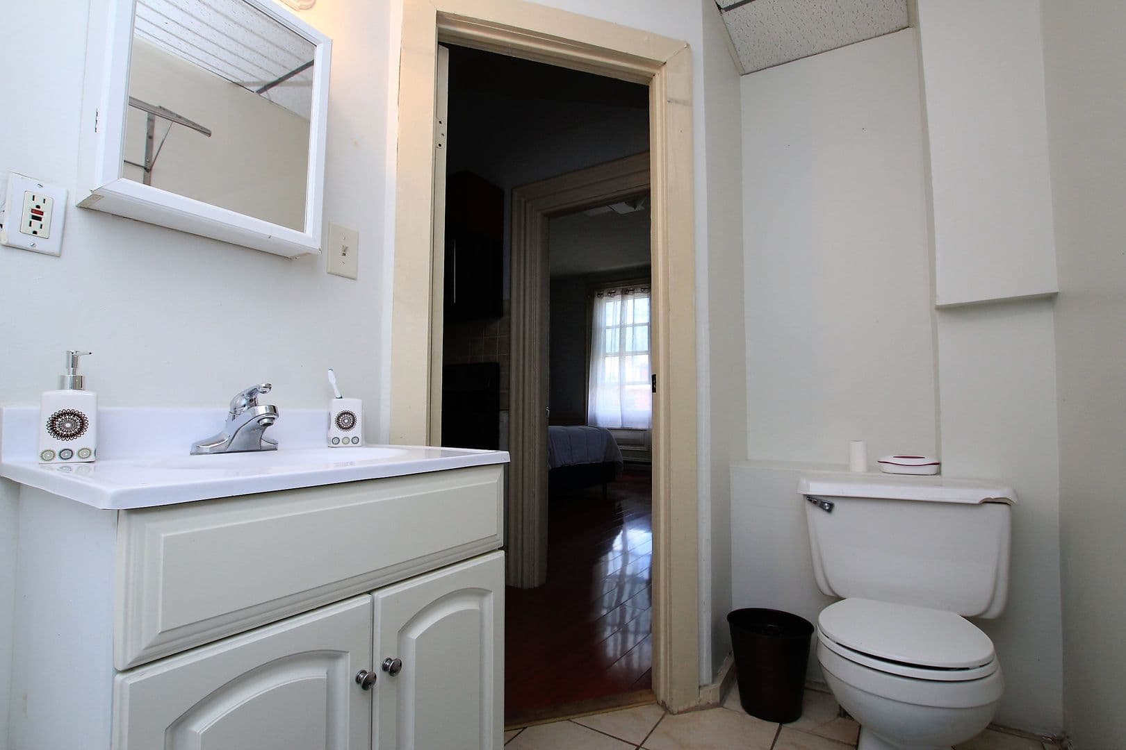 Philadelphia Apartment: 454 East Girard Ave 2F