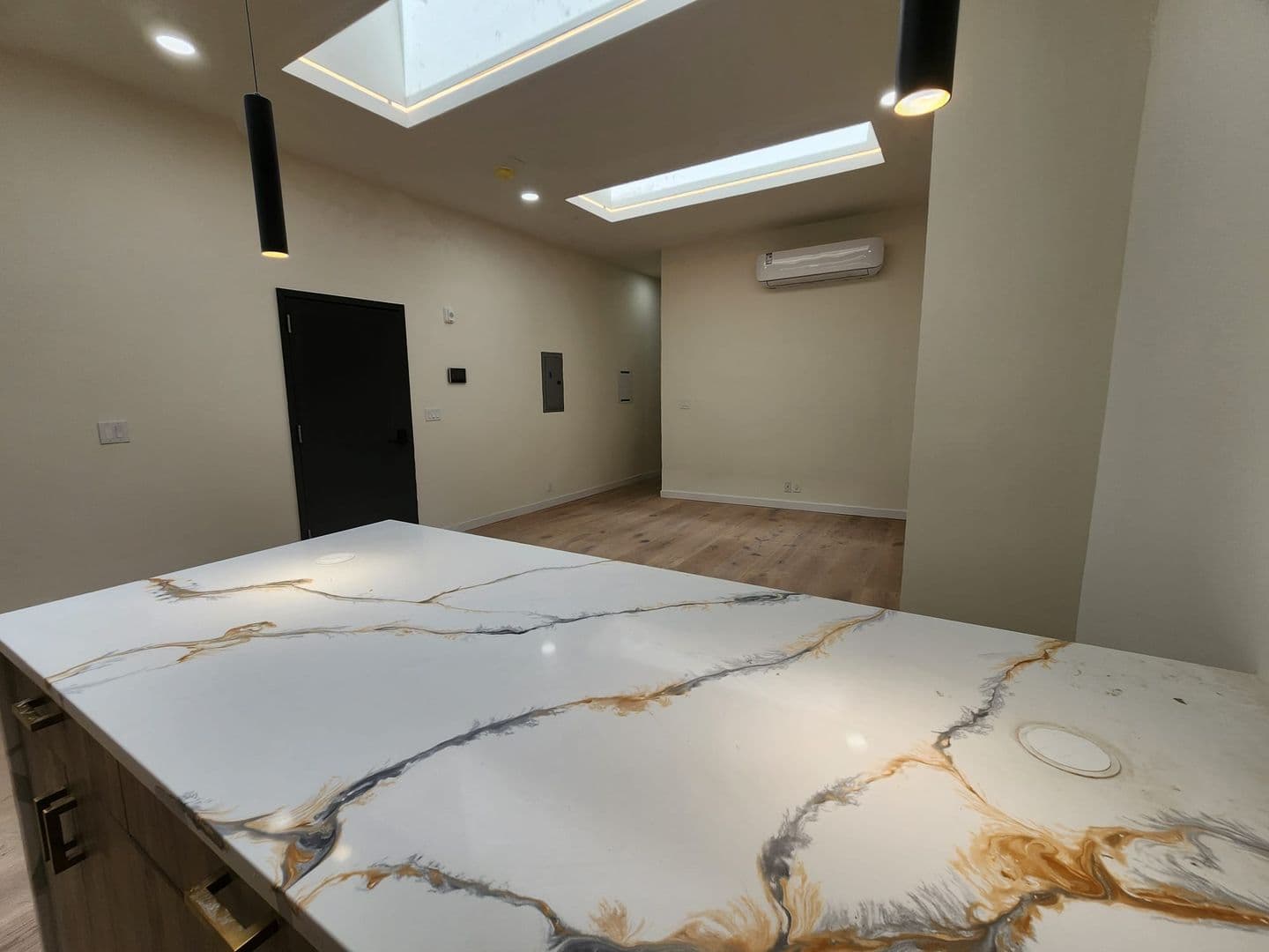 Philadelphia Apartment: 2006 Chestnut Street - 2A