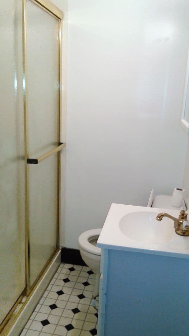 Philadelphia Apartment: 452 East Girard Avenue