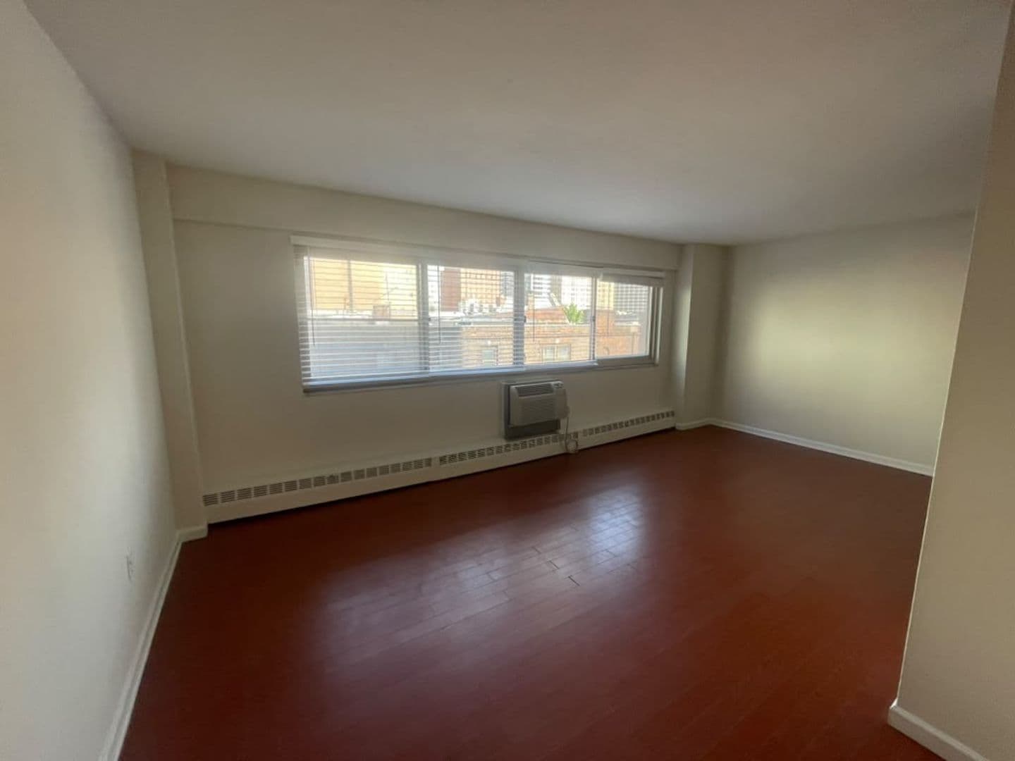 Philadelphia Apartment: 2101 Chestnut St