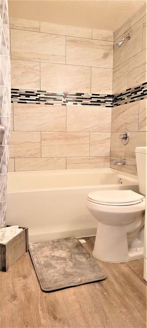 Phoenix Apartment: 2130 West Indian School Road