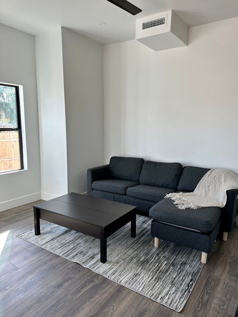 Phoenix Apartment: 326 N. 17th Dr.