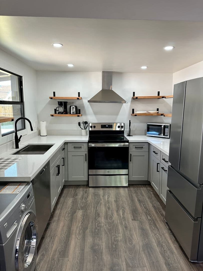 Phoenix Apartment: 326 N. 17th Dr.
