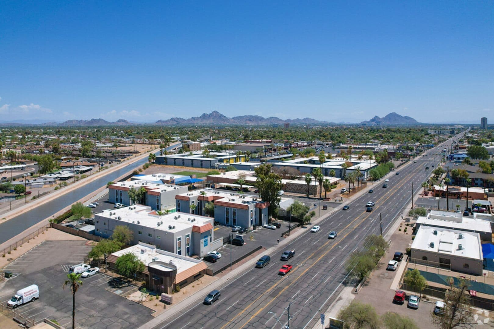Phoenix Apartment: 2130 West Indian School Road