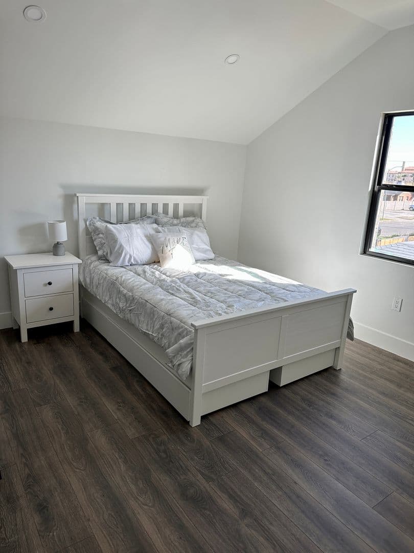 Phoenix Apartment: 326 N. 17th Dr.