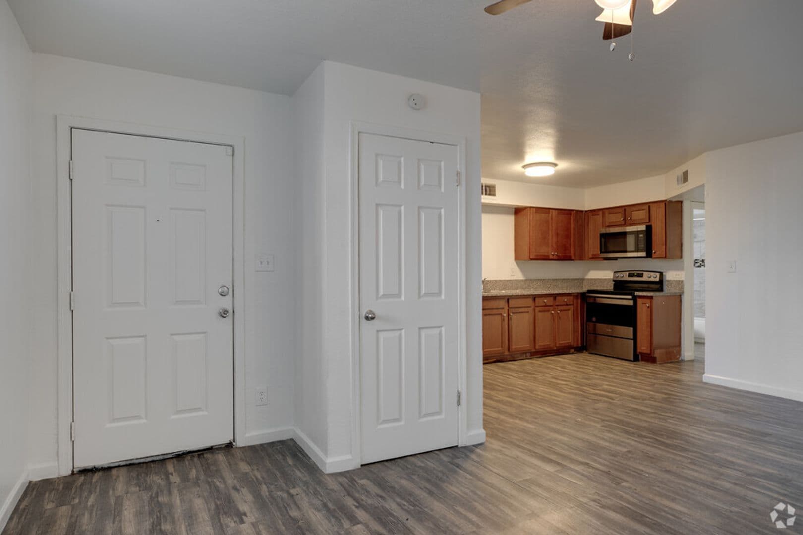 Phoenix Apartment: 2130 West Indian School Road