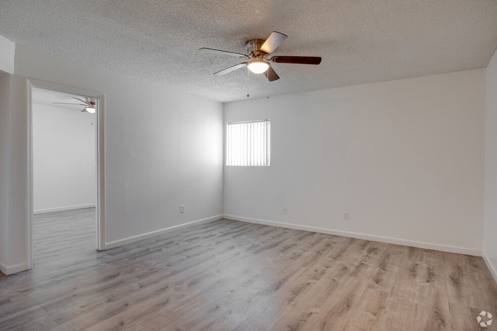 Phoenix Apartment: 2130 West Indian School Road
