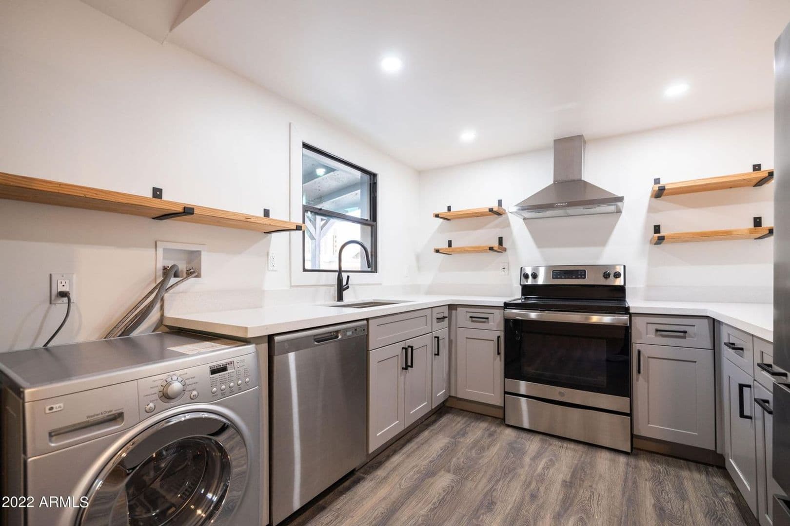 Phoenix Apartment: 326 N. 17th Dr.