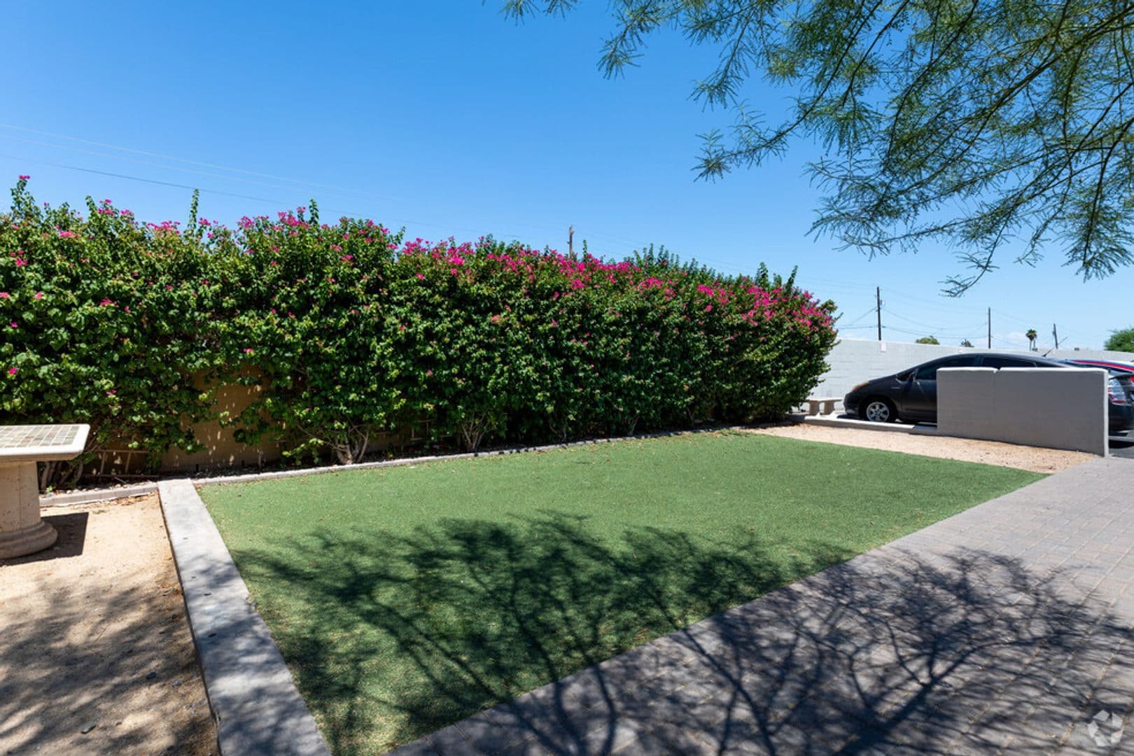 Phoenix Apartment: 2130 West Indian School Road
