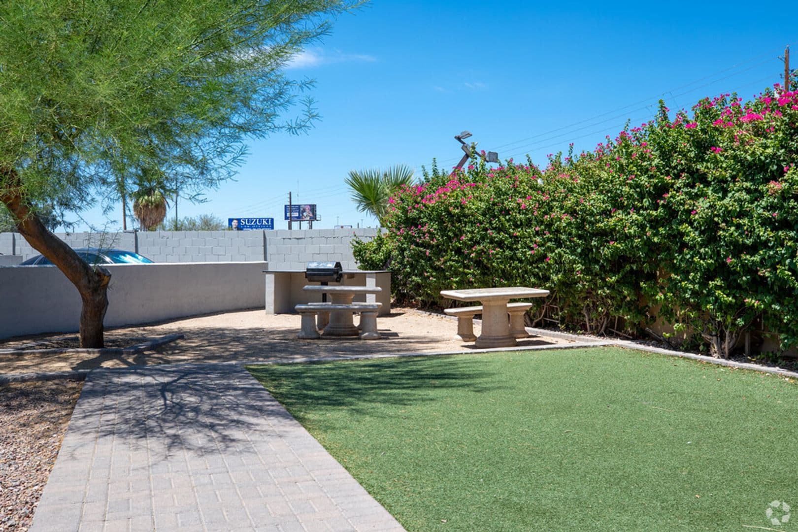 Phoenix Apartment: 2130 West Indian School Road