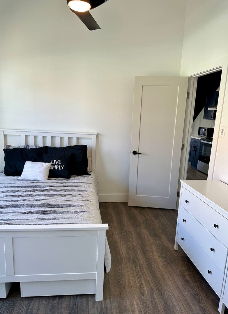 Phoenix Apartment: 326 N. 17th Dr.