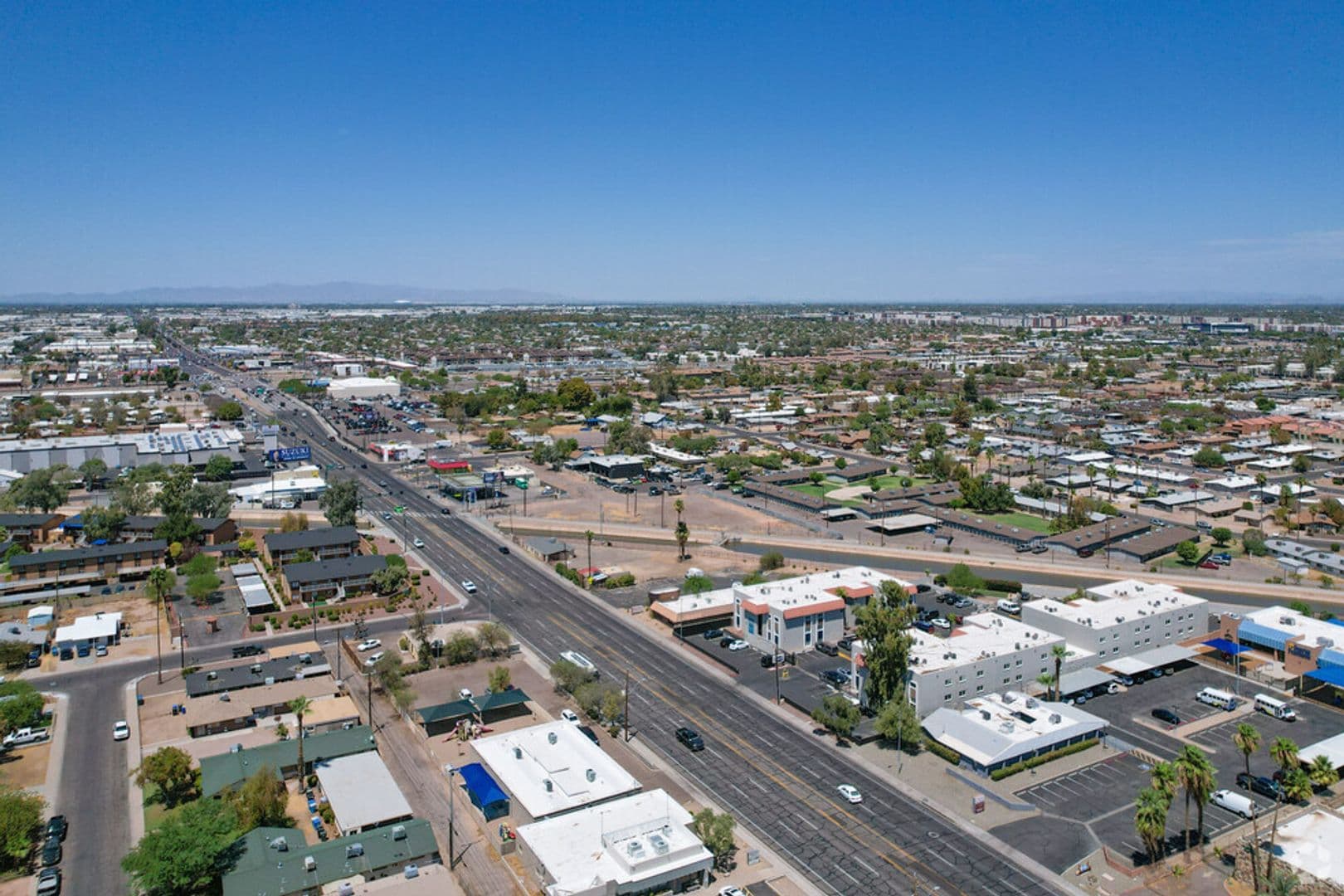 Phoenix Apartment: 2130 West Indian School Road