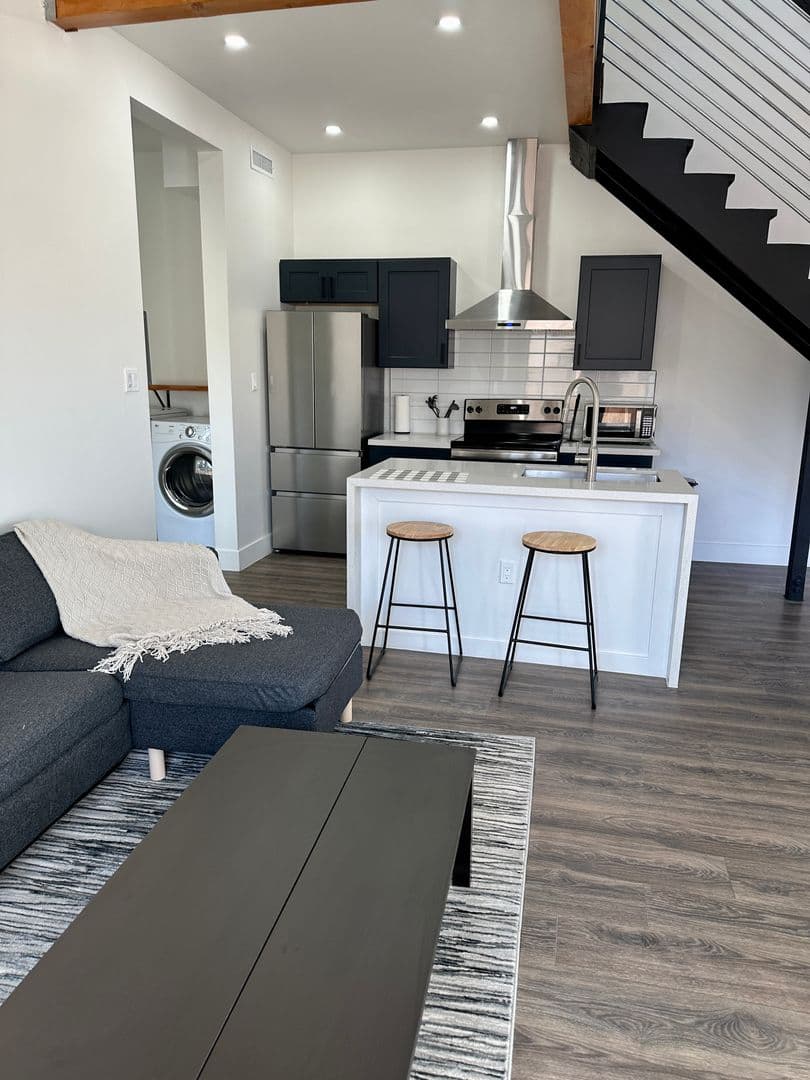 Phoenix Apartment: 326 N. 17th Dr.
