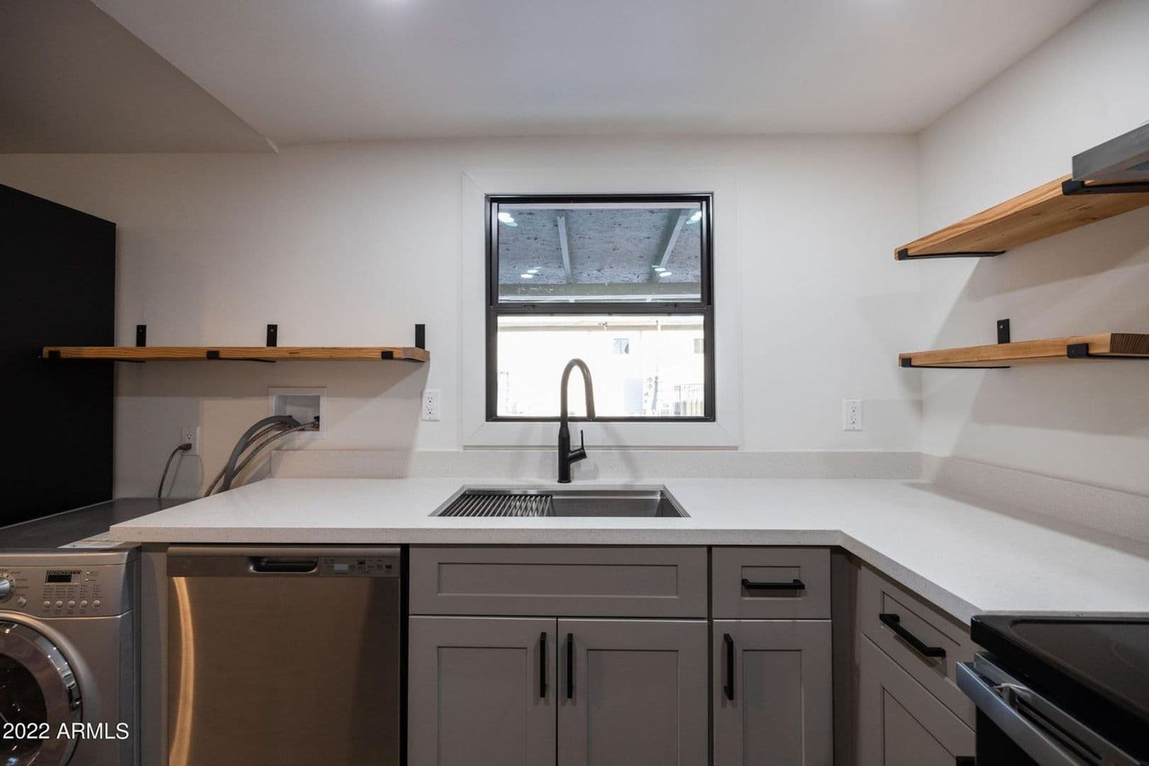 Phoenix Apartment: 326 N. 17th Dr.