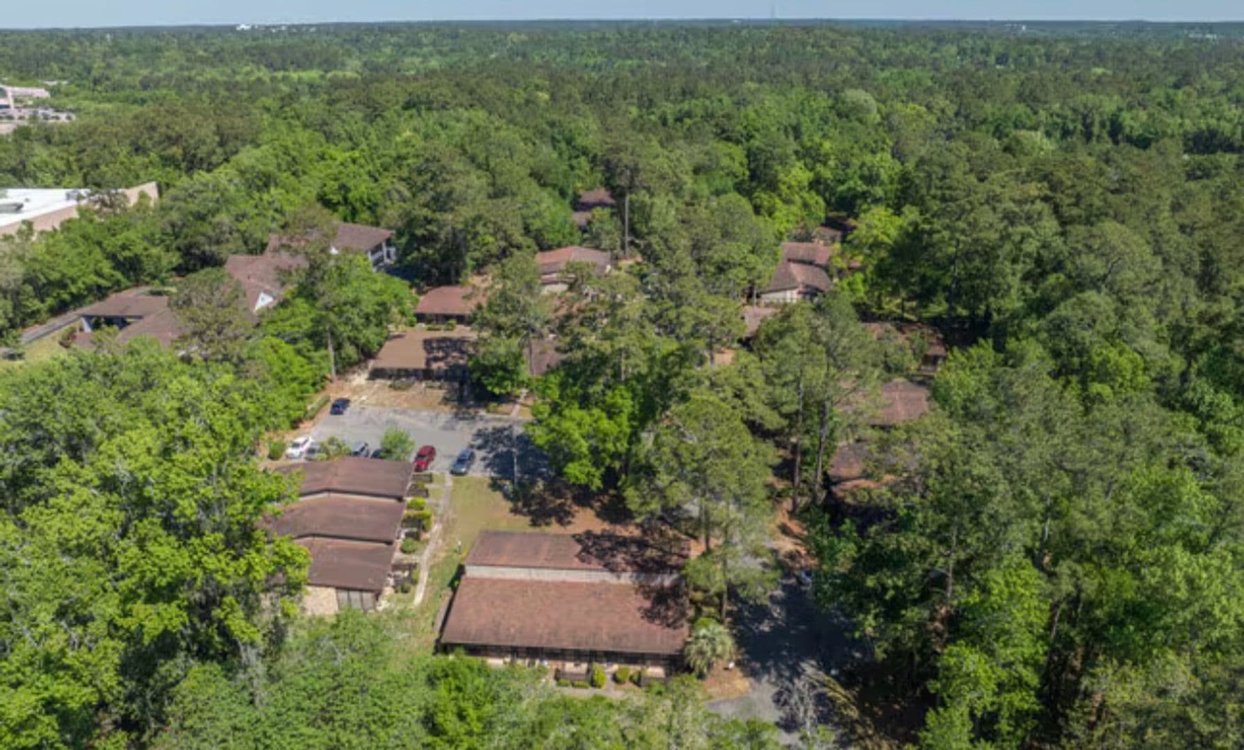 Tallahassee Apartment: 2100 Apalachee Pkwy