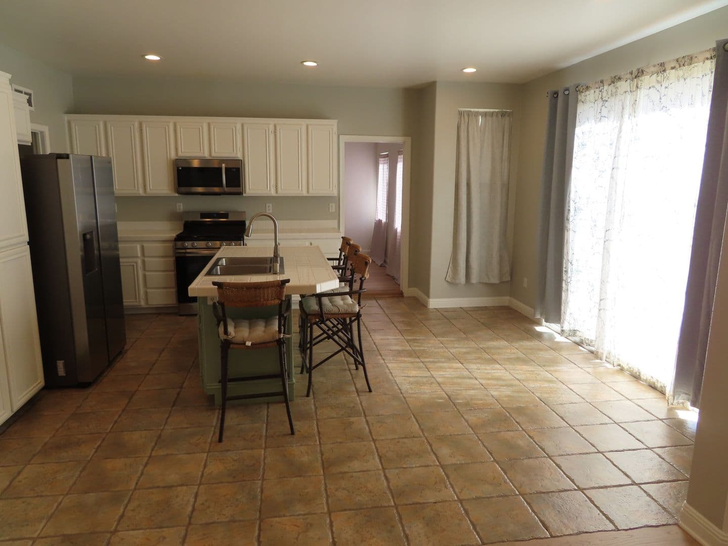 Oceanside House: 284 Manzanilla Way