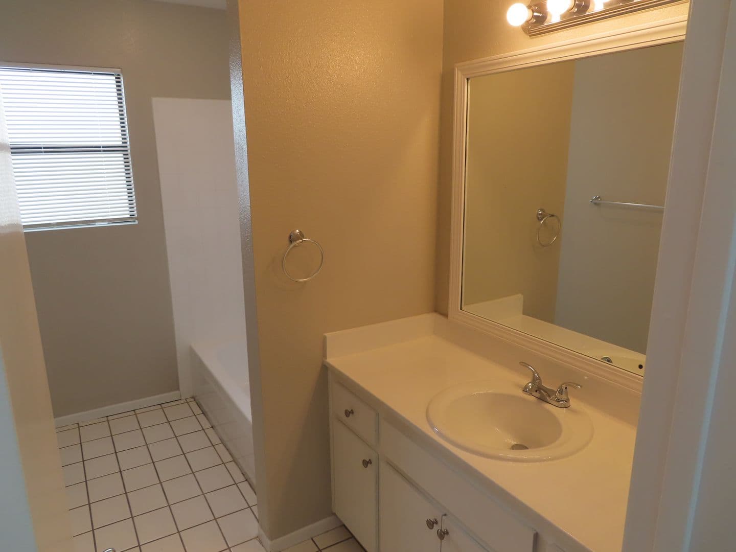 Chula Vista House: 1392 Tempra Place