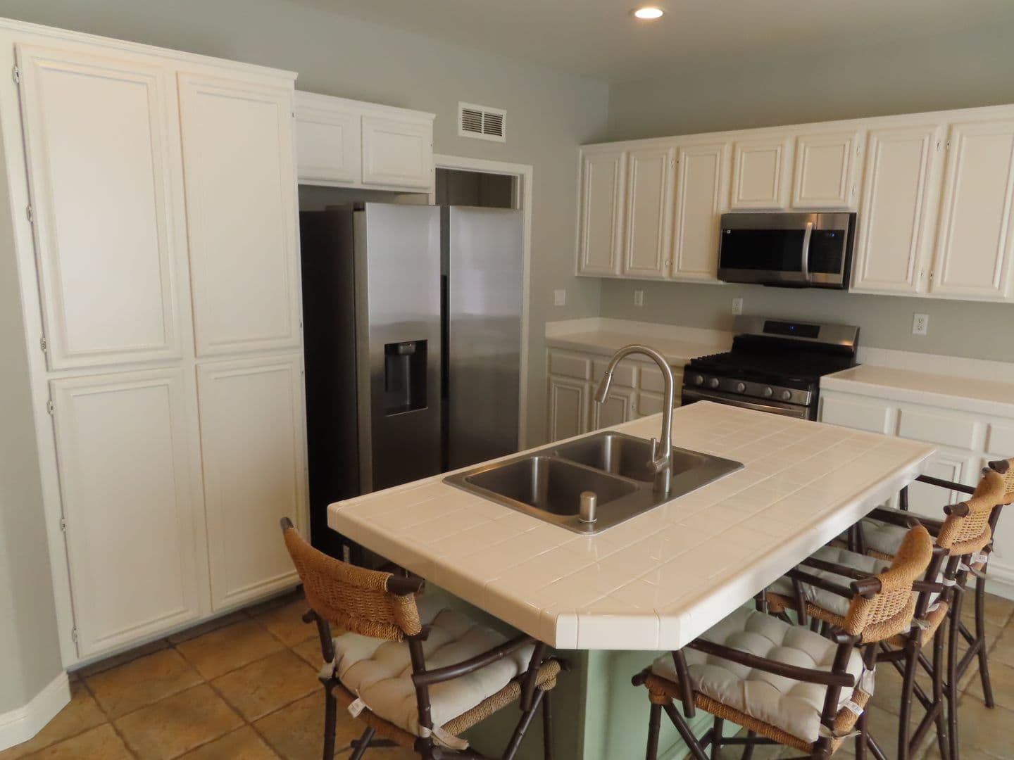 Oceanside House: 284 Manzanilla Way