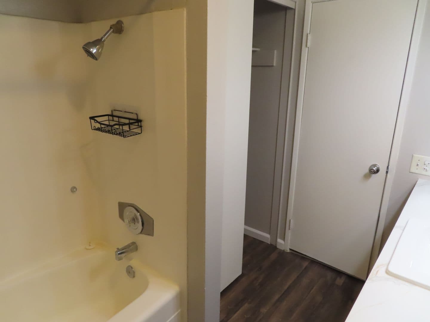 San Diego Condo: 6406 Friars Road #124
