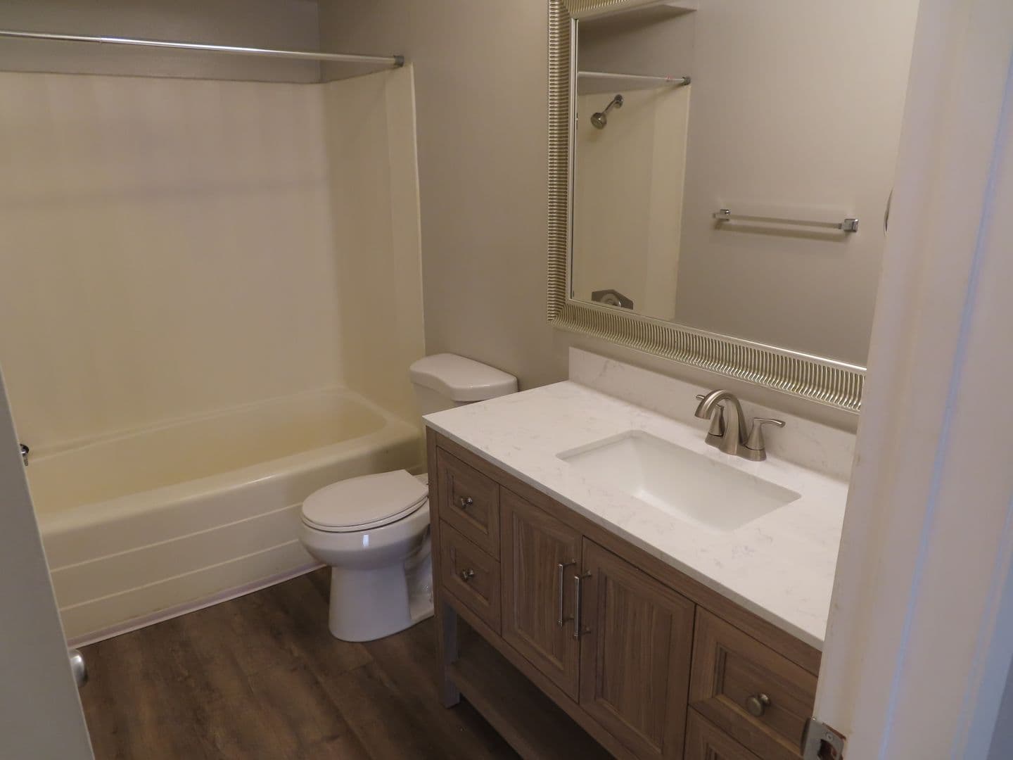 San Diego Condo: 6406 Friars Road #124