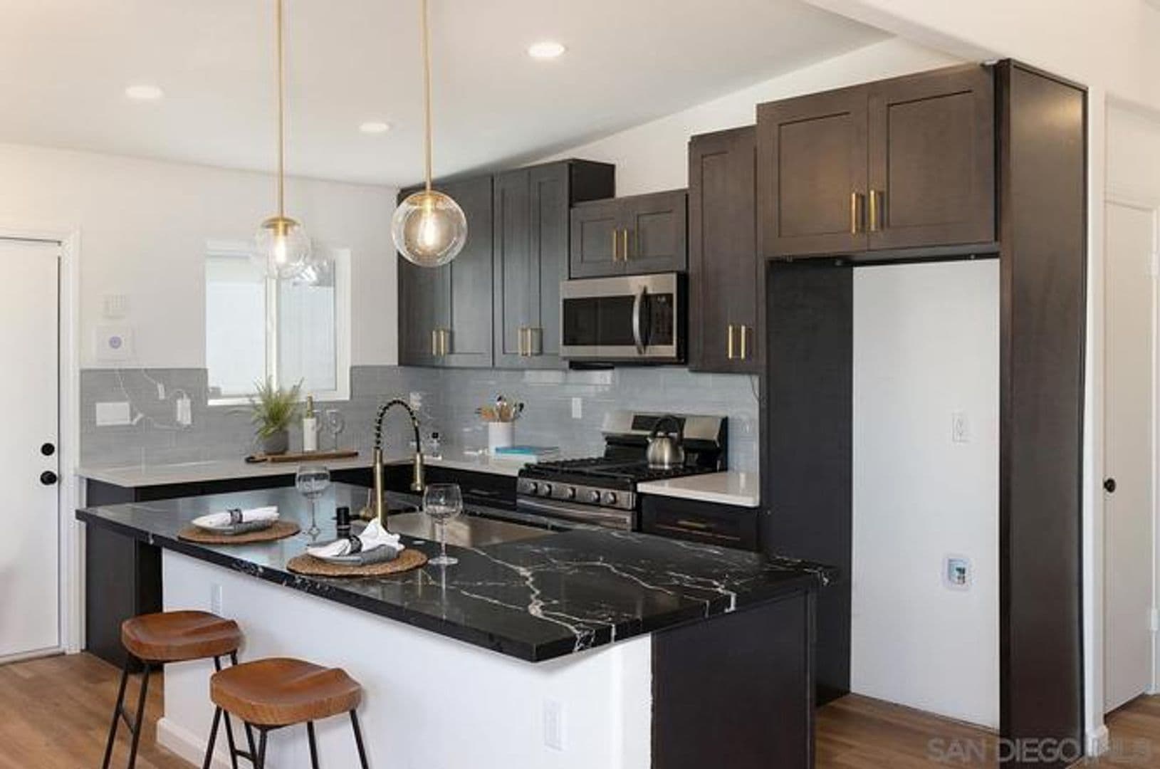 Spring Valley House: 8615 Harness Street